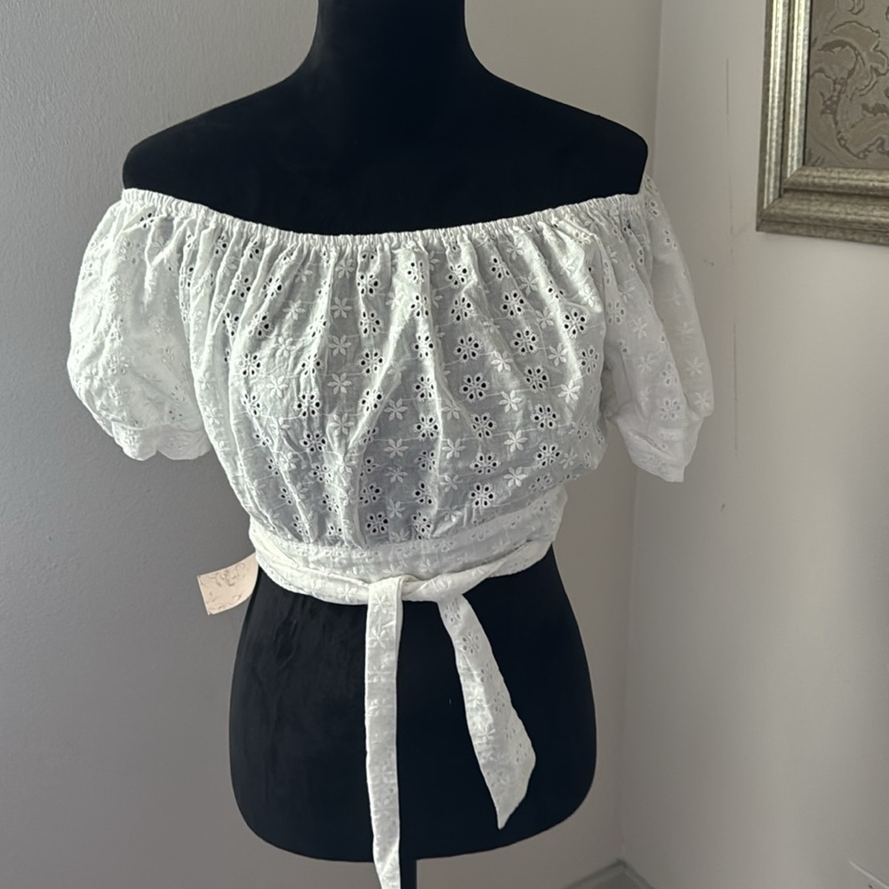 Emery Rose white eyelet off the shoulder ties‎ front bubble sleeves cropped Sz L